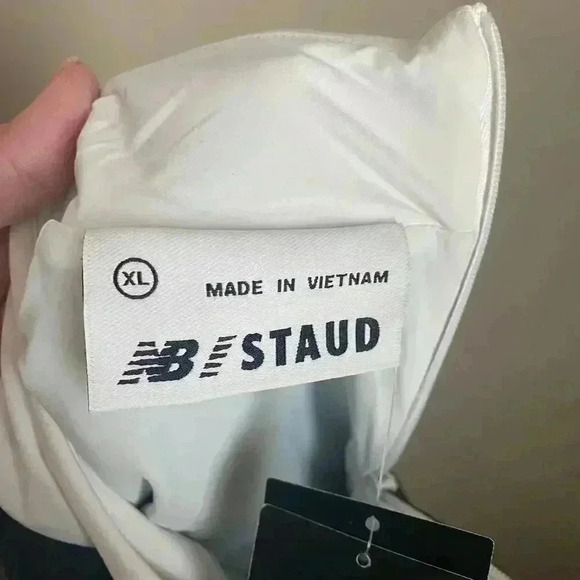 New Balance x STAUD Top Black Size XL - Picture 8 of 10